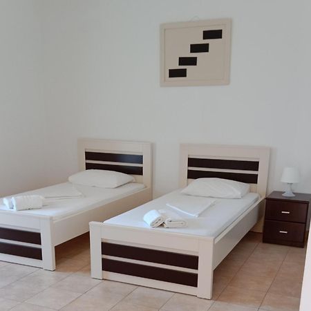 Hotel Villa Ruci Εξαμίλιο Εξωτερικό φωτογραφία